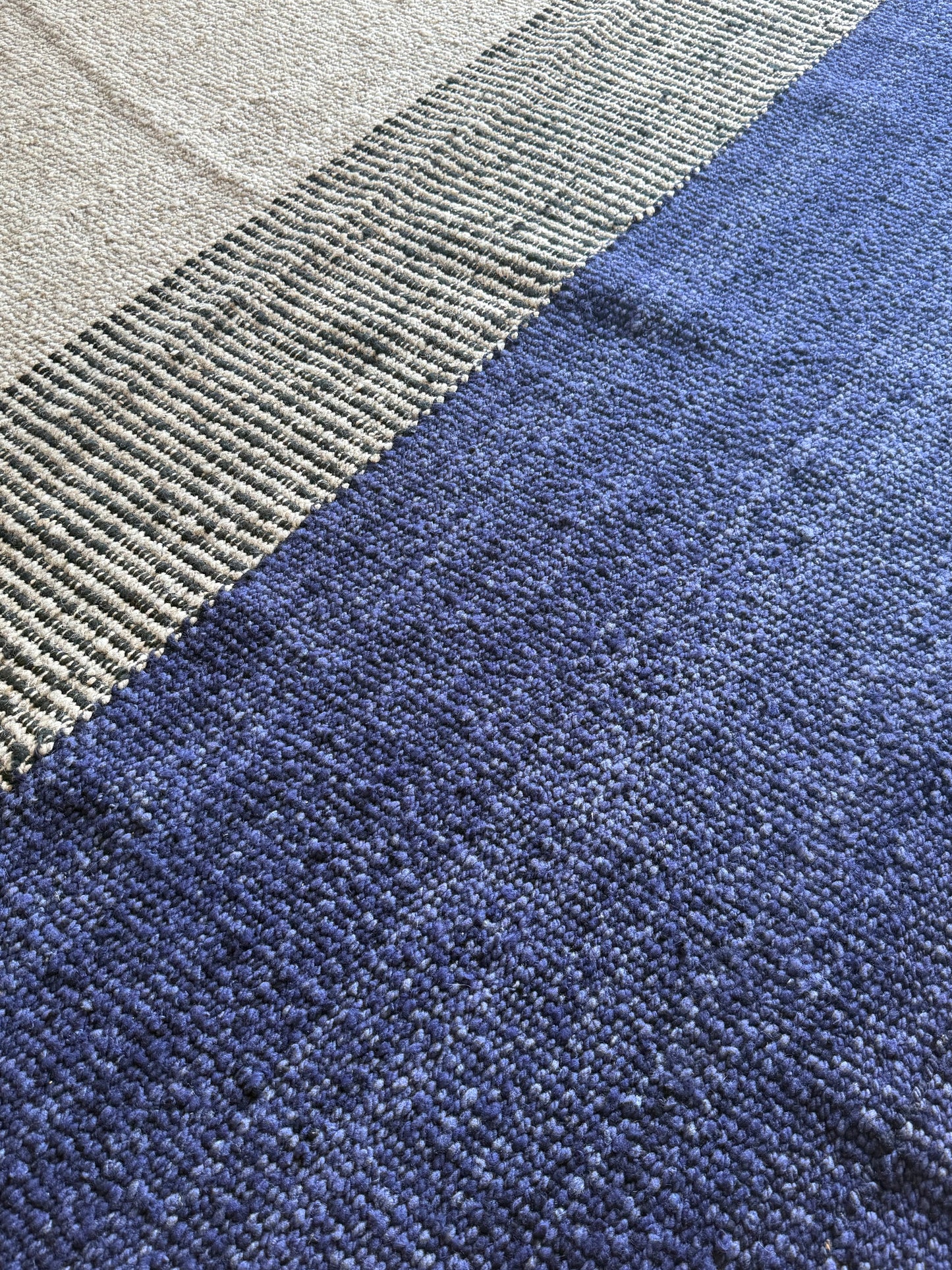 Solid Rug - Midnight, Black & Natural