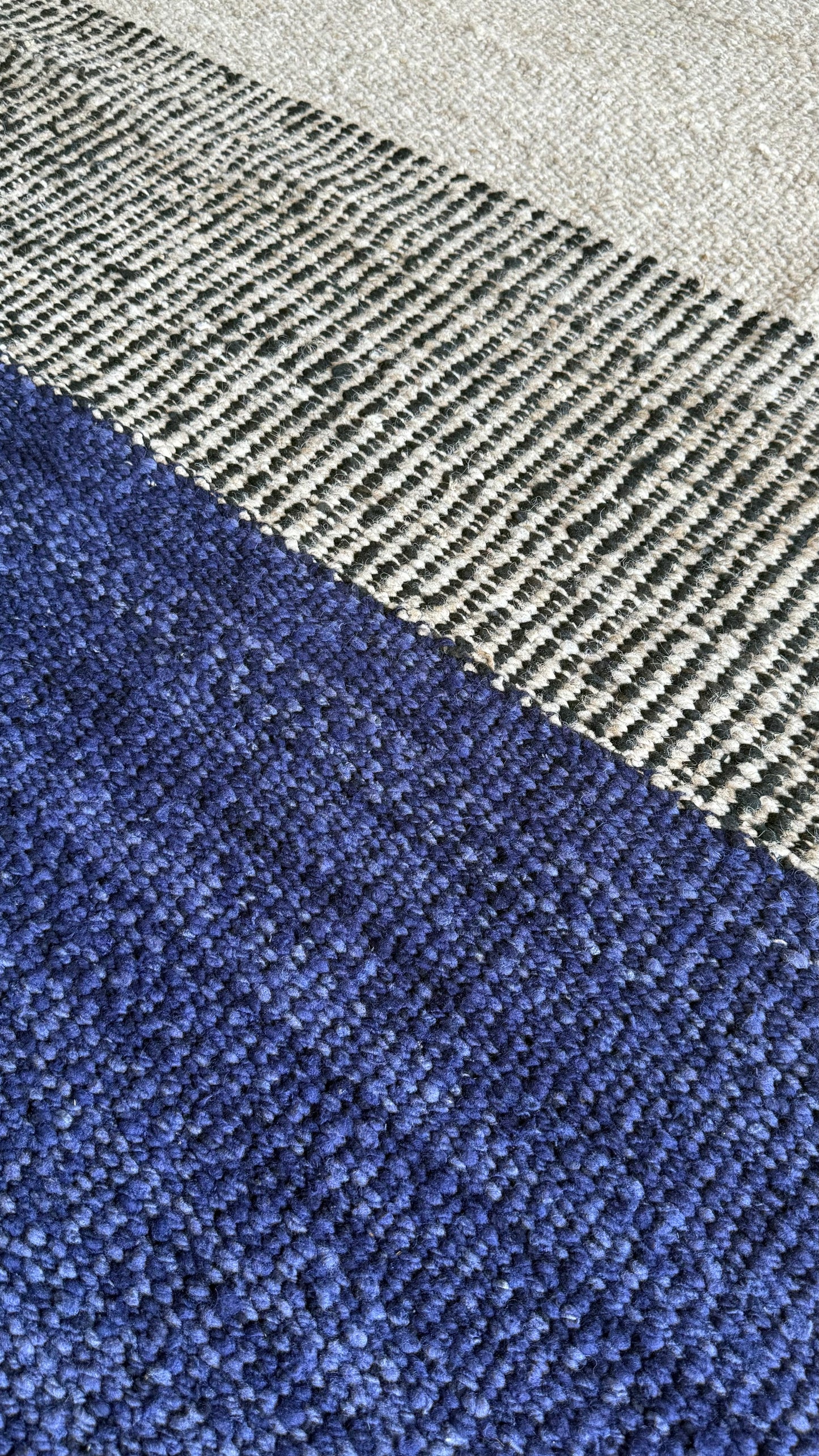 Solid Rug - Midnight, Black & Natural