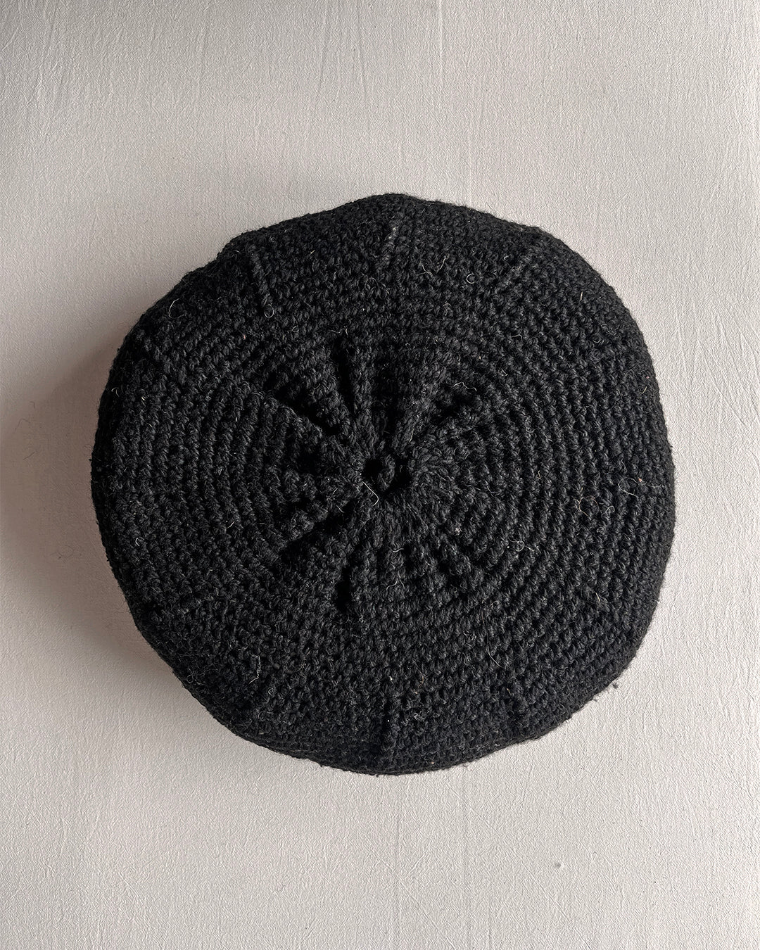 Round Cushion – Black & Natural (M)