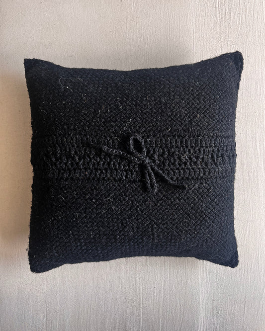 Square Cushion – Black (L)