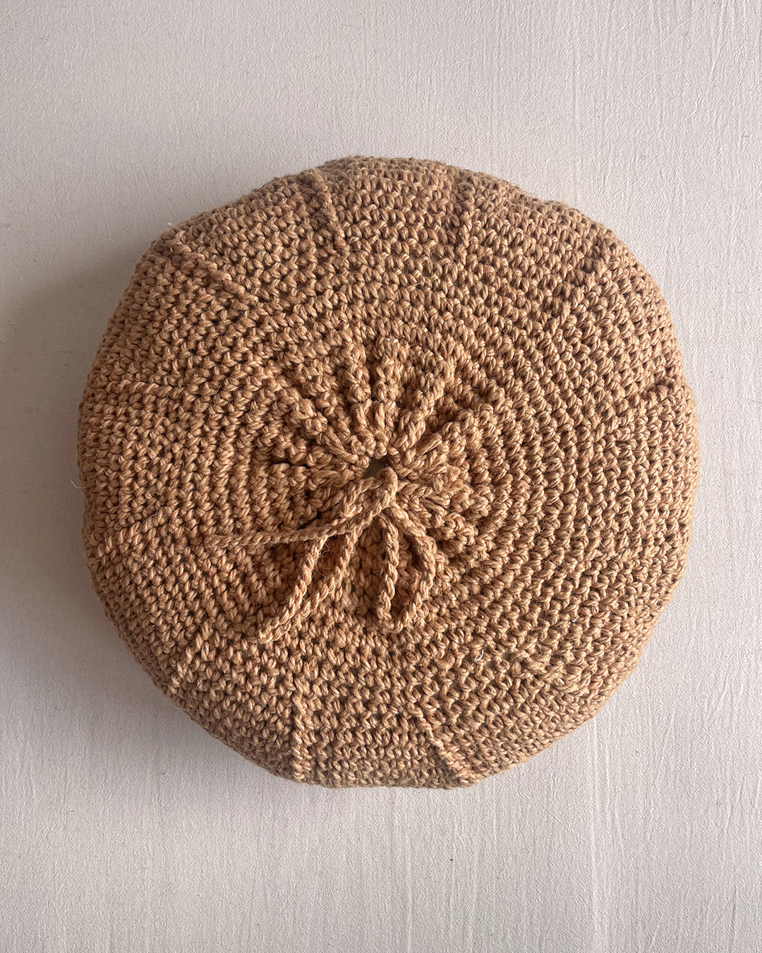 Round Cushion – Camel (L)